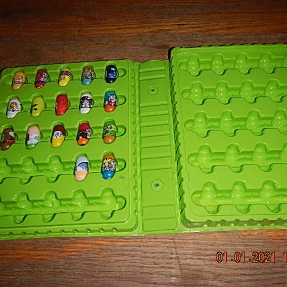 Moose Toys Lot Of 78 Mighty Beanz 2 Cases 2 Race Track Sets Complete With Directions Poshmark
